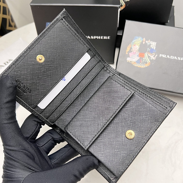 プラダ財布コピー内部構造